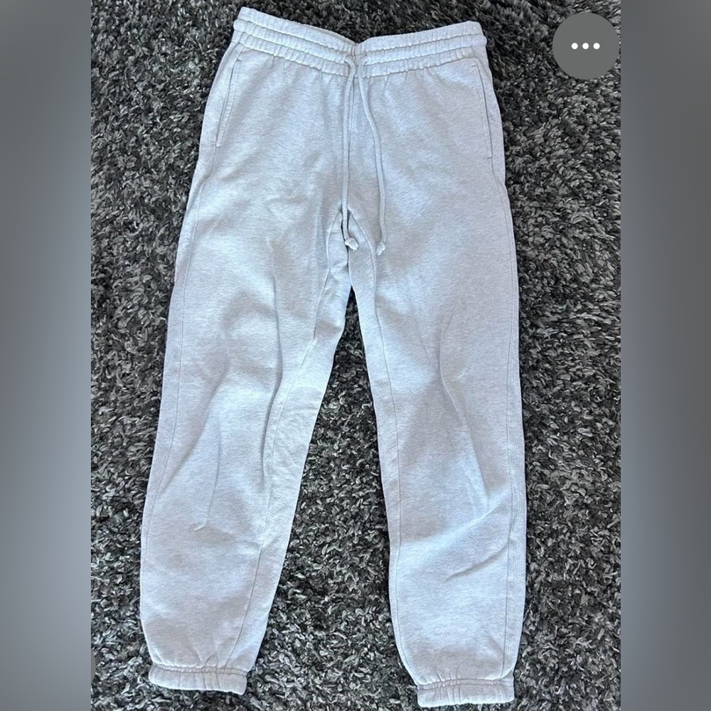 Aritzia TNA light grey sweatpants